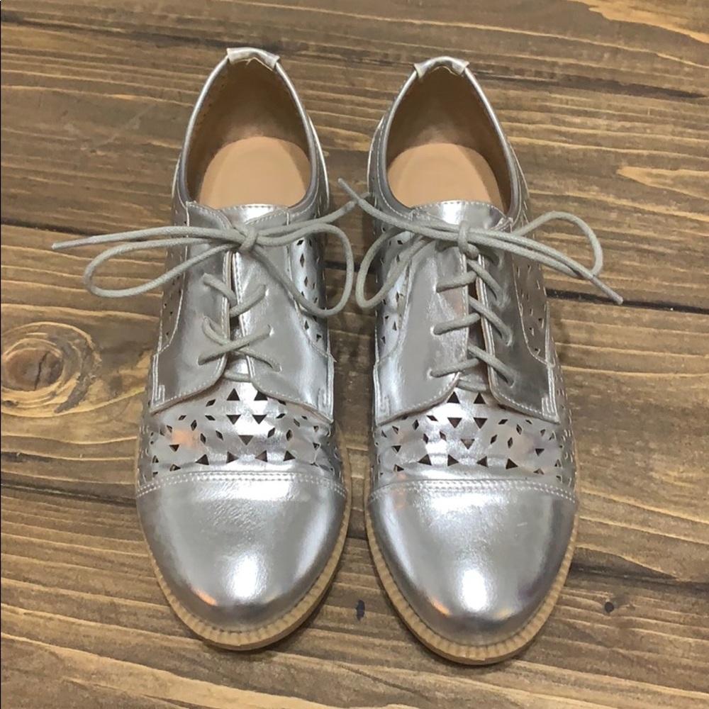 Metallic Silver Cap Toe Laser Cut Lace Up Oxford